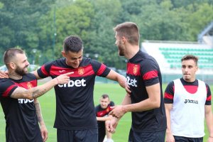 Националният отбор по футбол проведе днес първата си тренировка преди