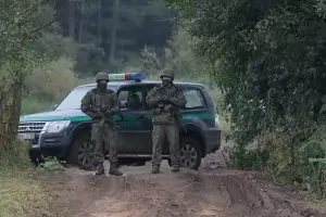 Полша започна да строи стена по границата с Беларус