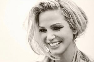 Вокалистката на попгрупата Girls Aloud Сара Хардинг е починала от