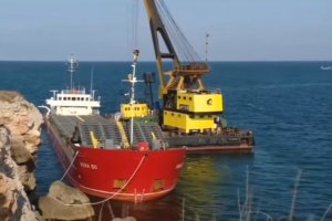 Акция по изтеглянето на заседналия край Камен бряг и местността Яйлата