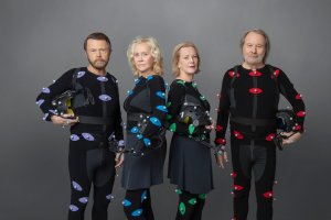 40 години след последните си успехи в класациите АББА отново