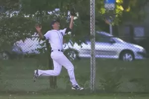 "Блус" докосва титлата след два тежки удара по "Бизони"