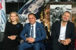 Русия изпрати първите артисти в Космоса (видео)