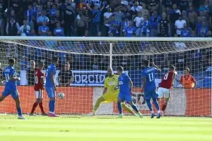 "ЦСКА-София" спечели дербито след обрат