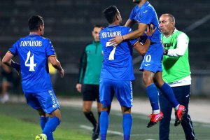 Станимир Стоилов не успя да отбележи с победа първия си