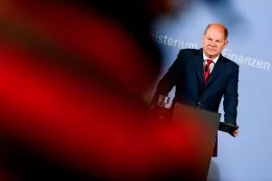 Прокурори нахлуха във финансовото министерство на Германия
