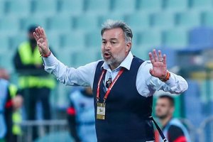 Петима футболисти напуснаха лагера на националния отбор по футбол след  Селекционерът