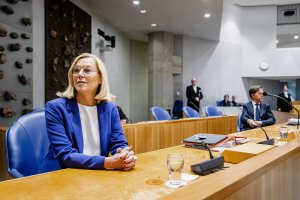 Холандският външен министър Сигрид Кааг подаде оставка заради кризата с