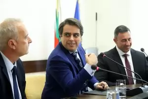 Асен Василев: Бизнесмен заплаши жената и децата на Румен Спецов