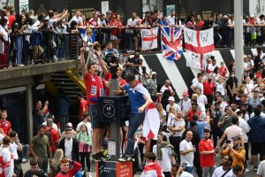 Англия бе наказана от УЕФА да изиграе минимум следващия си домакински