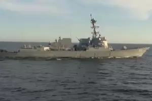 Руски кораб отблъсна американски военен разрушител на границата