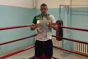 Кристиян Николов спечели втората победа за българския боксов отбор на