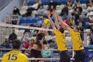 Волейболният първенец на България Хебър извоюва необходимата му героична победа