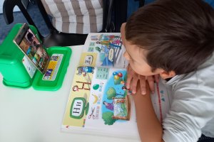 С достатъчно количество нерви напрежение и с обичайните куриозни случаи премина първият