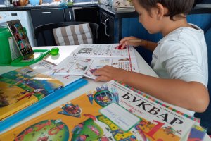 Ученици с късмет с включена в училището камера и