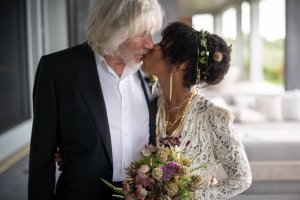 Роджър Уотърс легендарният музикант и бивш член на Пинк Флойд