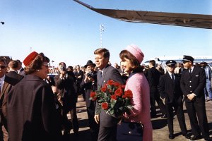 Разсекретяването на архиви свързани с убийството на президента Джон Кенеди