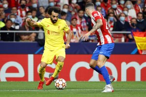 В мач който може да се определи като моментална футболна