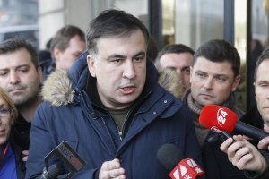 Служители на грузинското министерство на вътрешните работи използваха сълзотворен газ