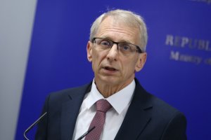 Министърът на здравеопазването Стойчо Кацаров и колегата му от просветното министерство проф Николай