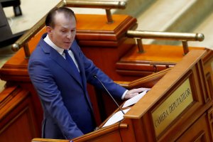 Румънският парламент гласува с голямо мнозинство недоверие на правителството на