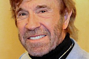 КАМЕН БРЯГ СКАЛИТЕ 81 годишният каратист и екшън герой Чък Норис