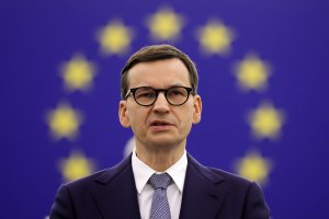 Премиерът на Полша Матеуш Моравецки размени остри реплики с председателя