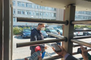 Делян Пеевски се появи в ДАНС Той отказа да отговори