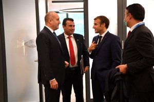 Като франкофони на франкофоните трябва да си кажем с македонците че