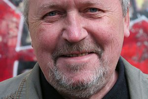 Почина режисьорът на култовата руска комедия Особености на националния лов