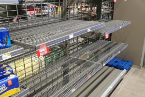 След безпрецедентната криза на доставки на храни и горива с