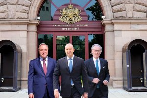 У нас политиците не са на почит – това e