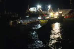 Същинското разтоварване на заседналия кораб Vera Su при втората спасителна