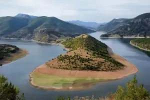 Из кърджалийските меандри, скални феномени и мостове