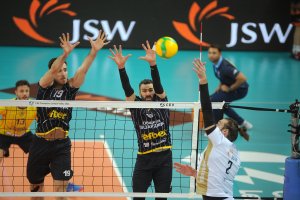 Волейболният първенец на България Хебър Пазарджик претърпя тежко поражение в