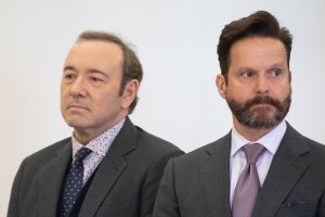 Съд в Съединените щати задължи Кевин Спейси да изплати почти