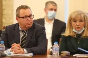 Бившият шеф на "Автомагистрали" е напуснал страната