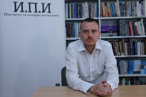 Г н Ганев вече няколко международни финансови институции намалиха прогнозите