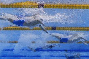 Плувецът Антъни Иванов се класира за 1 2 финалите и на втората