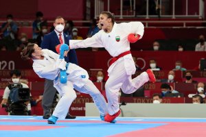 Олимпийската шампионка Ивет Горанова преодоля успешно репешажа и достигна до