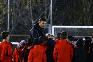 Събираната от опозицията нова подписка сред клубовете е накарала ръководството