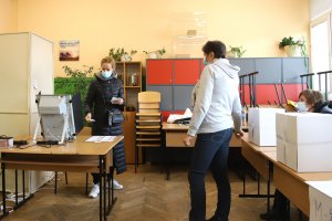 Рискован прецедент сътвори Централната избирателна комисия ЦИК в изборния ден Повод за