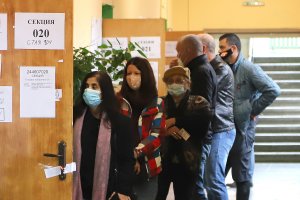 Избирателната активност към 14 часа е 19 1 сочат данните на Тренд оповестени от