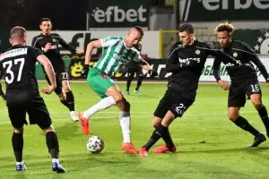 Камбуров вече е №2 по мачове в България