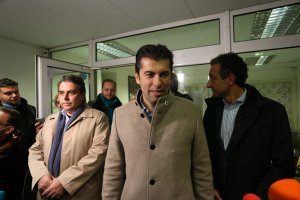 Продължаваме промяната започва разговорите за бъдещото правителство заедно с трите