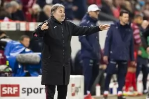 Ясен Петров подмлади, но не промени А отбора