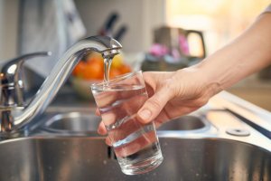 Старата идея държавата да помогне на по бедните българи в плащането