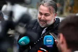 Бъдещето на Ясен Петров остава обвито в мъгла