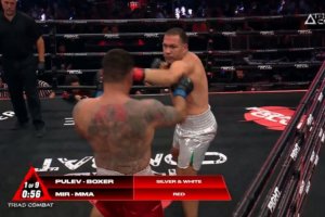 Въпреки скорошния му анонс че макар и вече да е