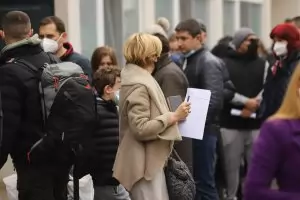 Всички пенсионери с две дози ваксина ще получат по 75 лв.
